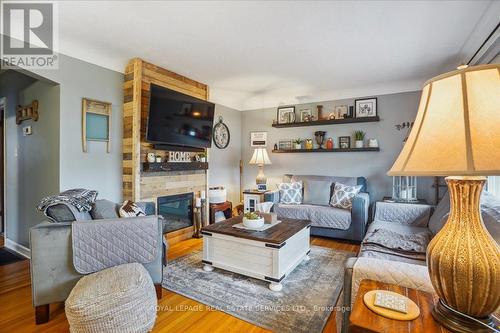 391 East 16Th Street, Hamilton, ON - Indoor Photo Showing Living Room With Fireplace