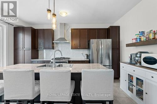 119 Brigham Avenue, Hamilton, ON - Indoor Photo Showing Kitchen With Stainless Steel Kitchen With Upgraded Kitchen