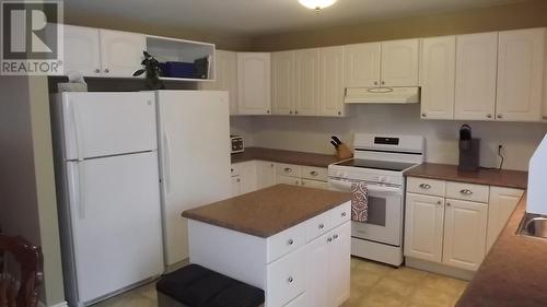 39 Blackwell Rd, Elliot Lake, ON - Indoor Photo Showing Kitchen With Double Sink