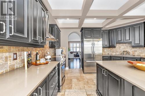 700 Beaudelaire Drive, Ottawa, ON - Indoor Photo Showing Kitchen With Upgraded Kitchen