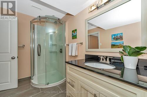 700 Beaudelaire Drive, Ottawa, ON - Indoor Photo Showing Bathroom