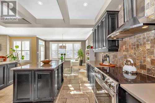 700 Beaudelaire Drive, Ottawa, ON - Indoor Photo Showing Kitchen With Upgraded Kitchen