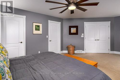 147 Island View Drive, Leeds & The Thousand Islands, ON - Indoor Photo Showing Bedroom