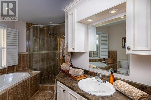 147 Island View Drive, Leeds & The Thousand Islands, ON - Indoor Photo Showing Bathroom