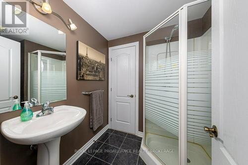 147 Island View Drive, Leeds & The Thousand Islands, ON - Indoor Photo Showing Bathroom