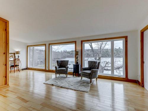 Master bedroom - 227 Route Du Lac-Rond N., Montcalm, QC - Indoor Photo Showing Living Room