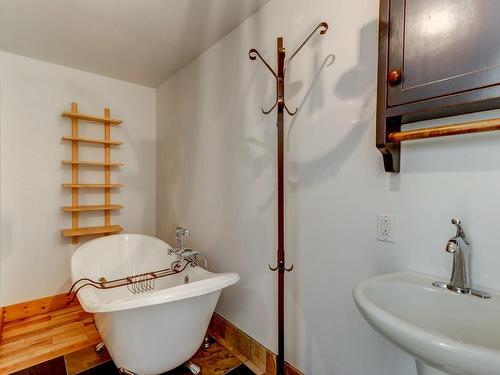 Ensuite bathroom - 227 Route Du Lac-Rond N., Montcalm, QC - Indoor Photo Showing Bathroom