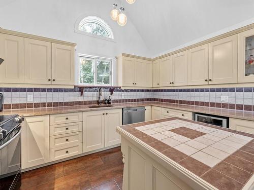 Cuisine - 1350 Rue Lucille, Val-David, QC - Indoor Photo Showing Kitchen