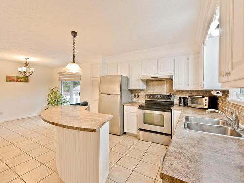 Cuisine - 200 Rue Calixa-Lavallée, Sherbrooke (Les Nations), QC - Indoor Photo Showing Kitchen With Double Sink