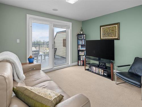 701-1400 Lynburne Pl, Langford, BC - Indoor Photo Showing Living Room