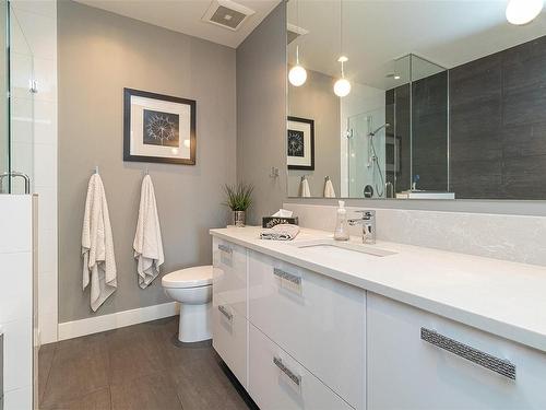 1004-838 Broughton St, Victoria, BC - Indoor Photo Showing Bathroom