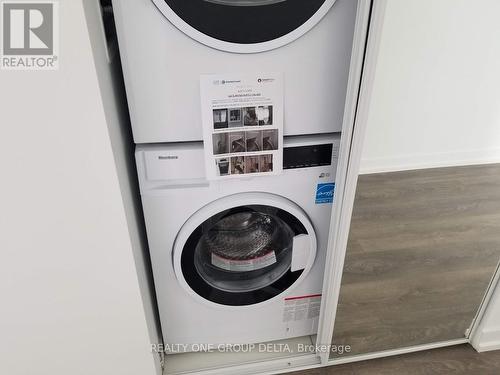 898 Portage Parkway, Vaughan, ON - Indoor Photo Showing Laundry Room