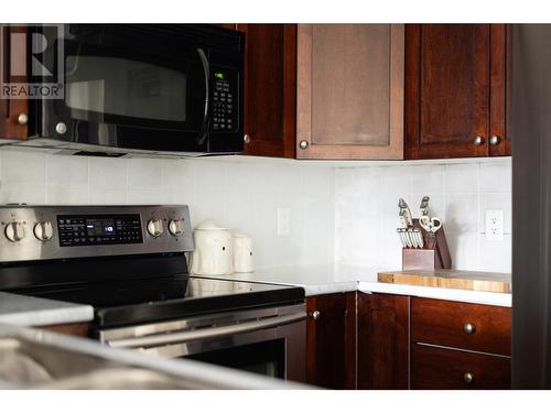 2551 Shoreline Drive Unit# 413, Lake Country, BC - Indoor Photo Showing Kitchen