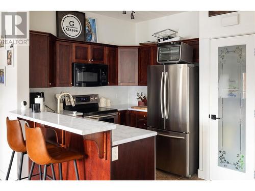 2551 Shoreline Drive Unit# 413, Lake Country, BC - Indoor Photo Showing Kitchen