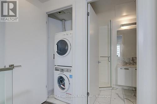 723 - 57 St Joseph Street, Toronto, ON - Indoor Photo Showing Laundry Room