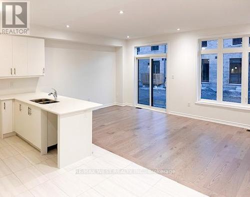 37 Kinloss Street, Vaughan, ON - Indoor Photo Showing Kitchen With Double Sink