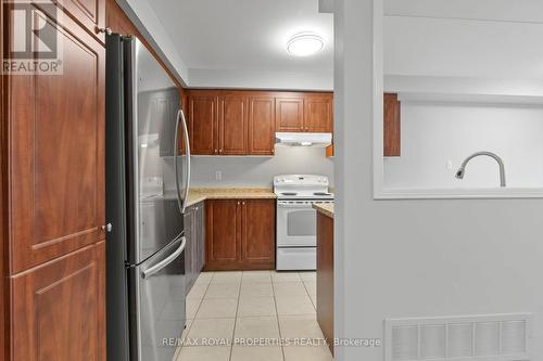 110 Expedition Crescent, Whitchurch-Stouffville, ON - Indoor Photo Showing Kitchen