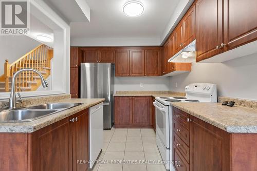 110 Expedition Crescent, Whitchurch-Stouffville, ON - Indoor Photo Showing Kitchen With Double Sink