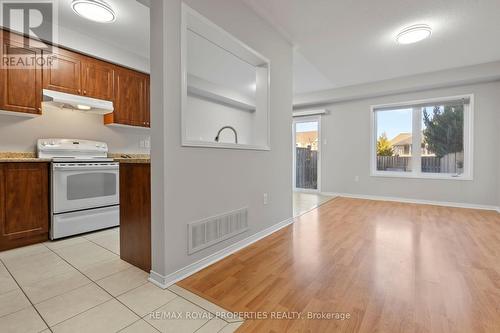 110 Expedition Crescent, Whitchurch-Stouffville, ON - Indoor Photo Showing Kitchen