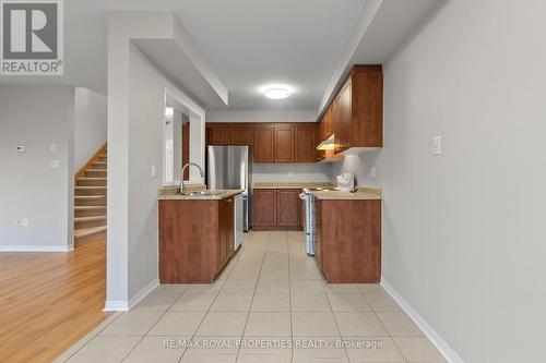 110 Expedition Crescent, Whitchurch-Stouffville, ON - Indoor Photo Showing Kitchen