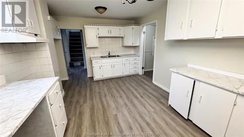 264 Delaware Avenue, Chatham, ON - Indoor Photo Showing Kitchen With Double Sink