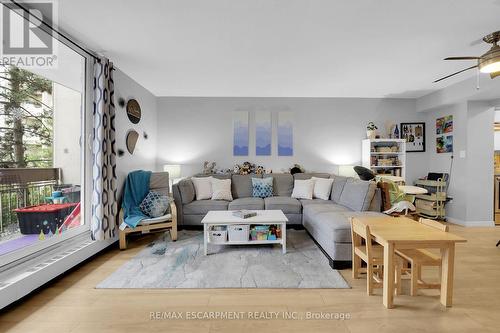 215 - 350 Quigley Road, Hamilton, ON - Indoor Photo Showing Living Room