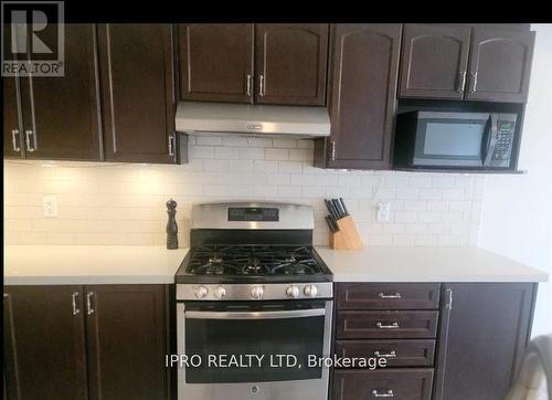 39 Waterbridge Street, Hamilton, ON - Indoor Photo Showing Kitchen