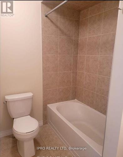 39 Waterbridge Street, Hamilton, ON - Indoor Photo Showing Bathroom