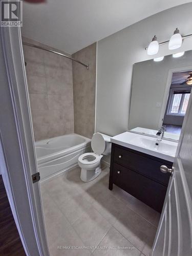 12 Magnificent Way, Hamilton, ON - Indoor Photo Showing Bathroom