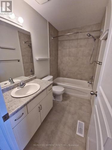 12 Magnificent Way, Hamilton, ON - Indoor Photo Showing Bathroom