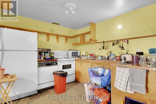 370 Darling, Concession 10 Road, Lanark Highlands, ON - Indoor Photo Showing Kitchen