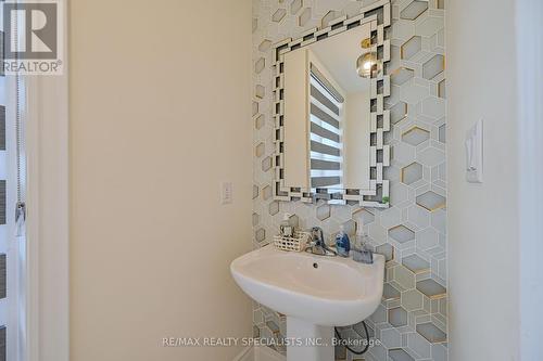 215 Hayrake Street N, Brampton, ON - Indoor Photo Showing Bathroom