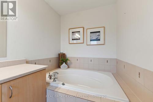 278 Montmorency Way, Ottawa, ON - Indoor Photo Showing Bathroom