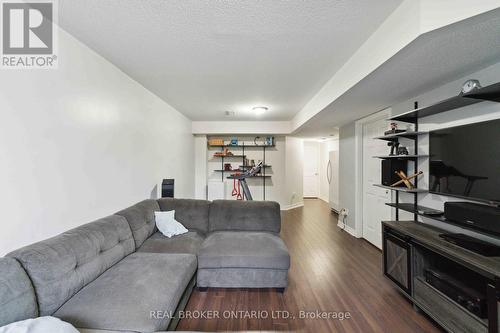 278 Montmorency Way, Ottawa, ON - Indoor Photo Showing Living Room