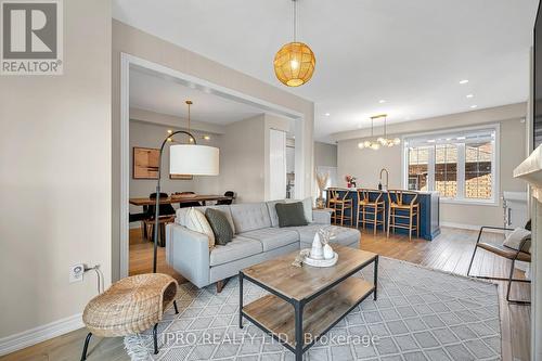 174 Moody Drive, Vaughan, ON - Indoor Photo Showing Living Room