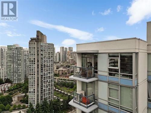 3002 939 Expo Boulevard, Vancouver, BC - Outdoor With Balcony