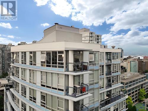 3002 939 Expo Boulevard, Vancouver, BC - Outdoor With Balcony