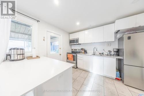 44 Oren Boulevard, Barrie, ON - Indoor Photo Showing Kitchen With Stainless Steel Kitchen