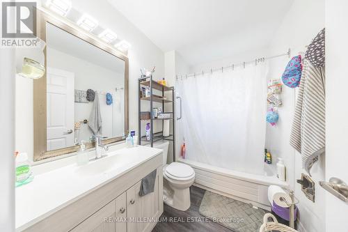 44 Oren Boulevard, Barrie, ON - Indoor Photo Showing Bathroom