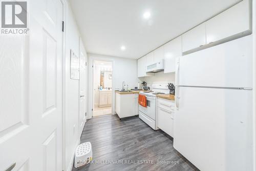 44 Oren Boulevard, Barrie, ON - Indoor Photo Showing Kitchen