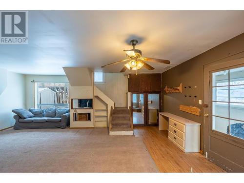 715 9Th Street S, Golden, BC - Indoor