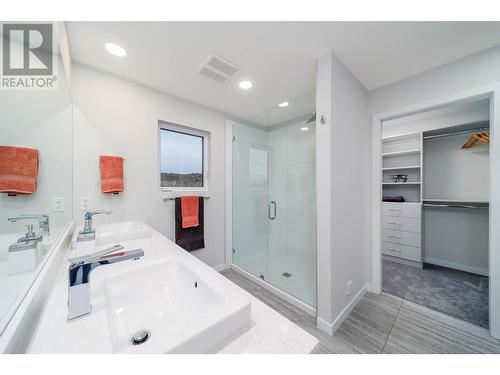 3781 Astoria Drive, West Kelowna, BC - Indoor Photo Showing Bathroom