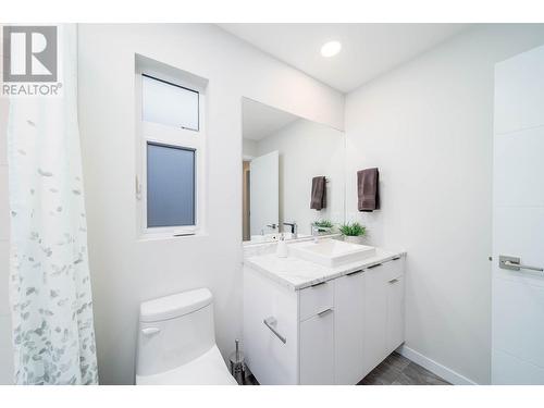 3781 Astoria Drive, West Kelowna, BC - Indoor Photo Showing Bathroom