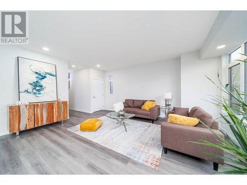 3781 Astoria Drive, West Kelowna, BC - Indoor Photo Showing Living Room