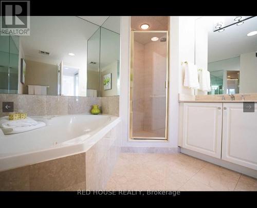 704 - 1818 Bayview Avenue, Toronto, ON - Indoor Photo Showing Bathroom