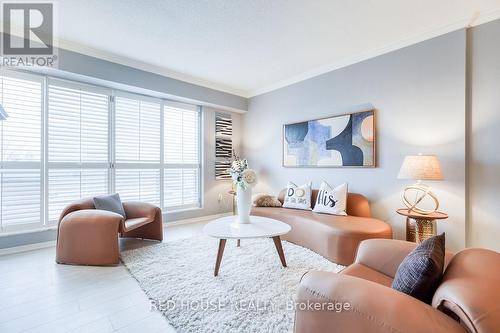 704 - 1818 Bayview Avenue, Toronto, ON - Indoor Photo Showing Living Room