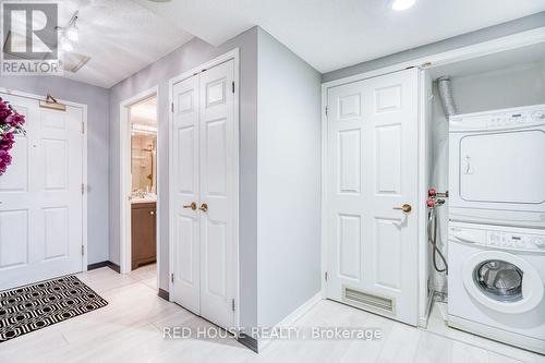 704 - 1818 Bayview Avenue, Toronto, ON - Indoor Photo Showing Laundry Room