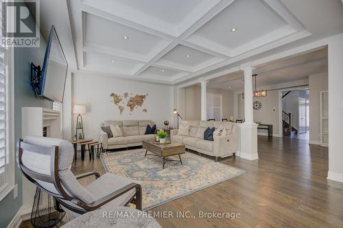 15 Babcock Street, Hamilton, ON - Indoor Photo Showing Living Room