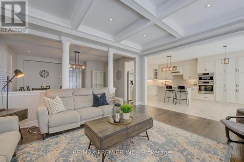 15 Babcock Street, Hamilton, ON - Indoor Photo Showing Living Room