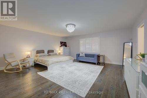 15 Babcock Street, Hamilton, ON - Indoor Photo Showing Bedroom